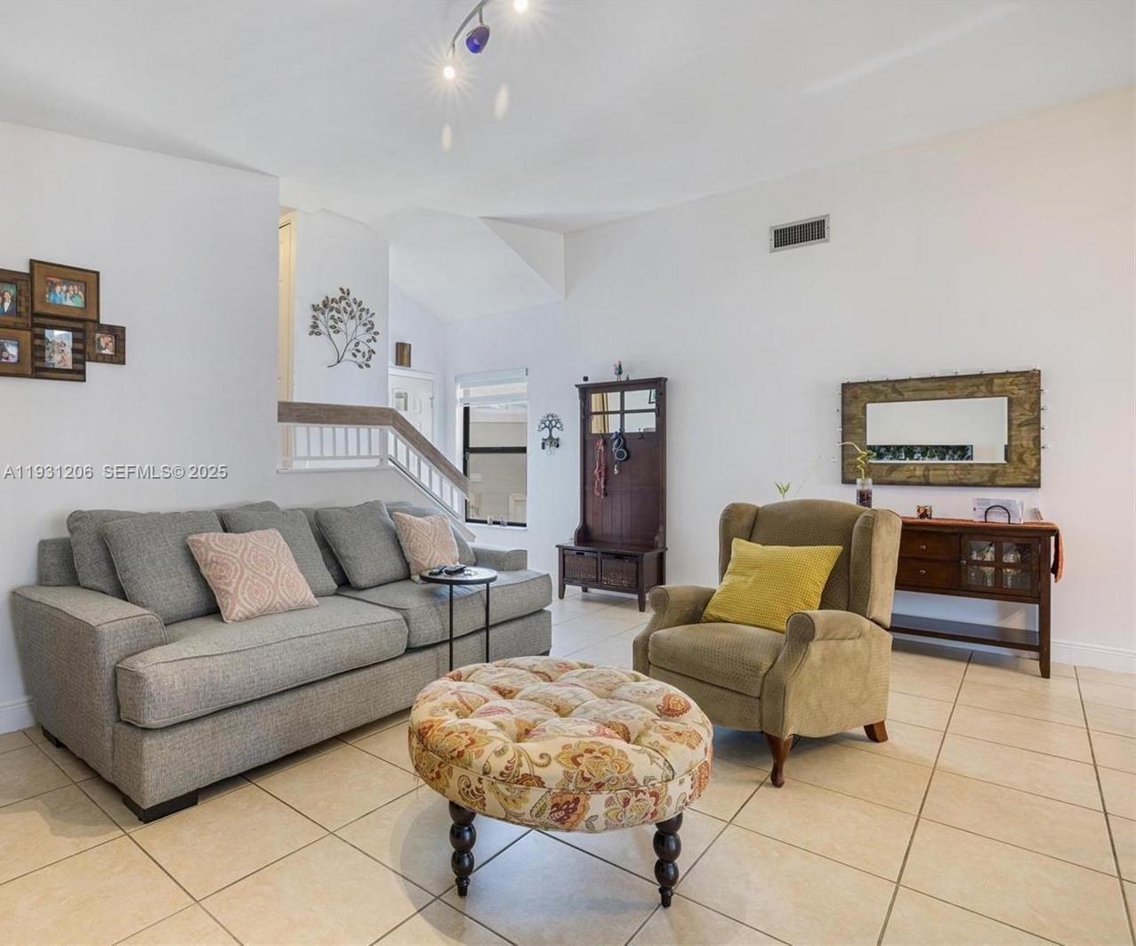 LAKES BY THE BAY SEC 3 - Residential Lease