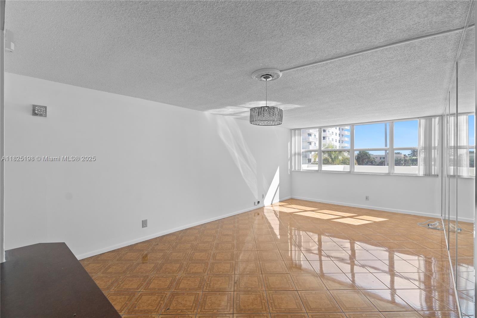 TRAFALGAR TOWERS CONDOMIN - Residential Lease