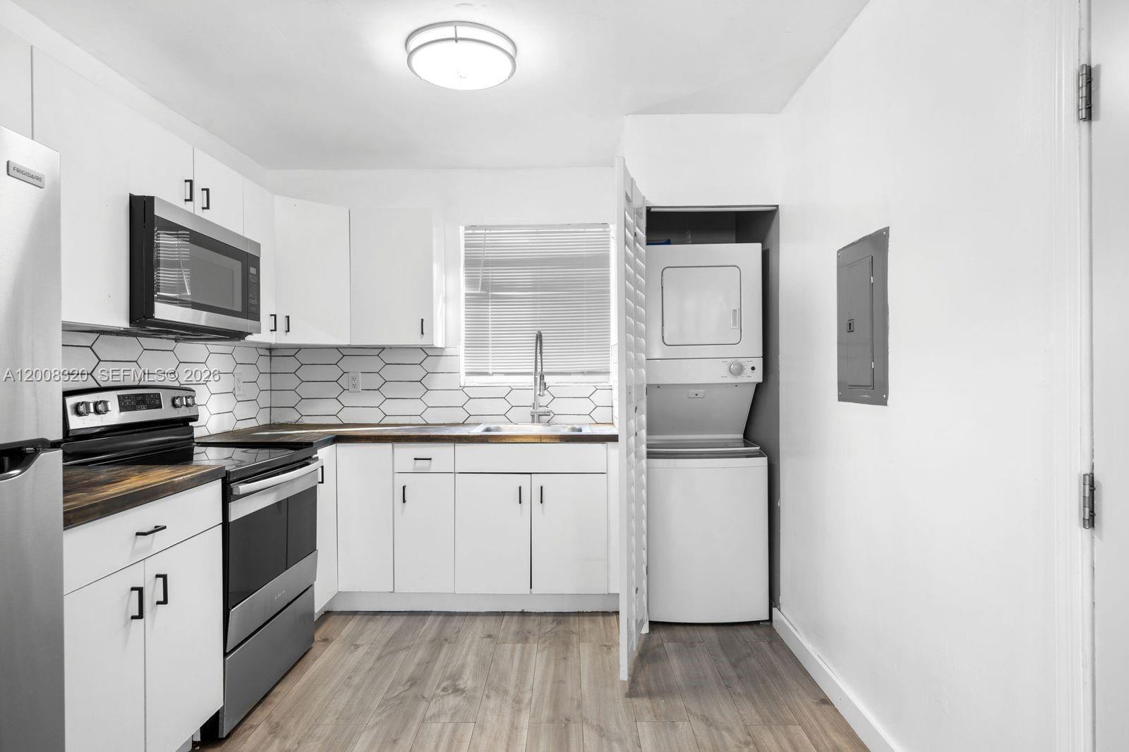 BRICKELL RIVERVIEW - Residential Income
