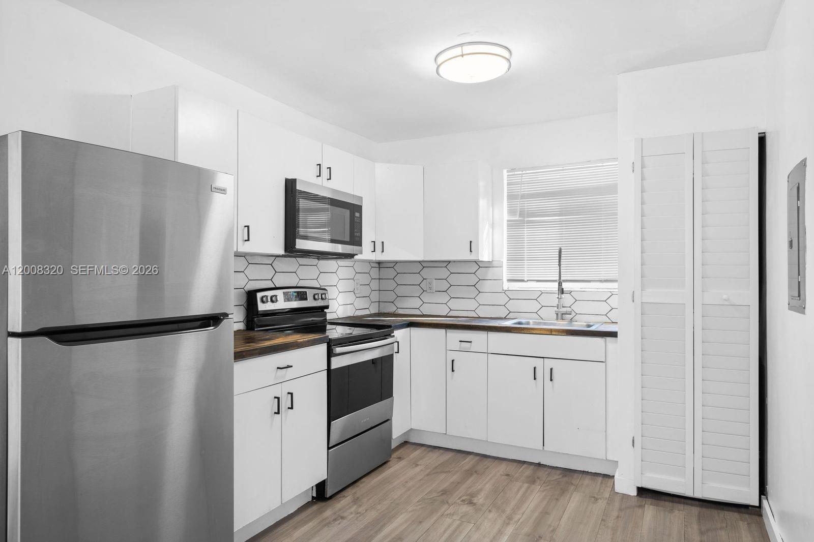 BRICKELL RIVERVIEW - Residential Income