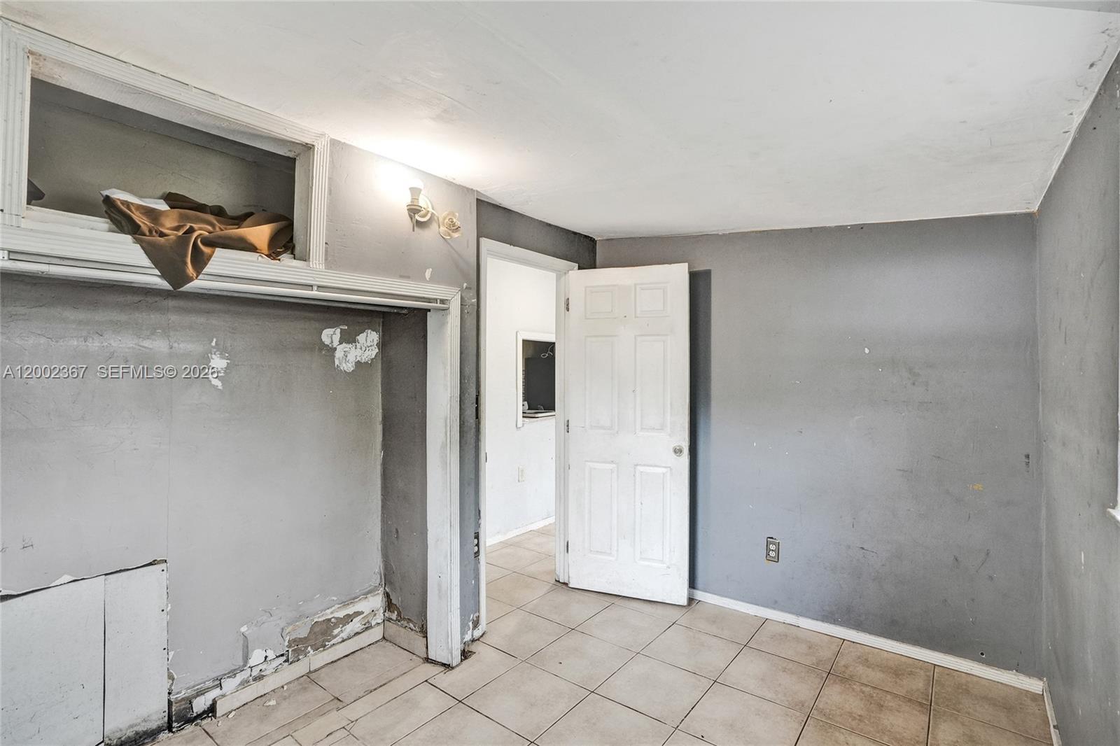 WEST BISCAYNE - Residential Income