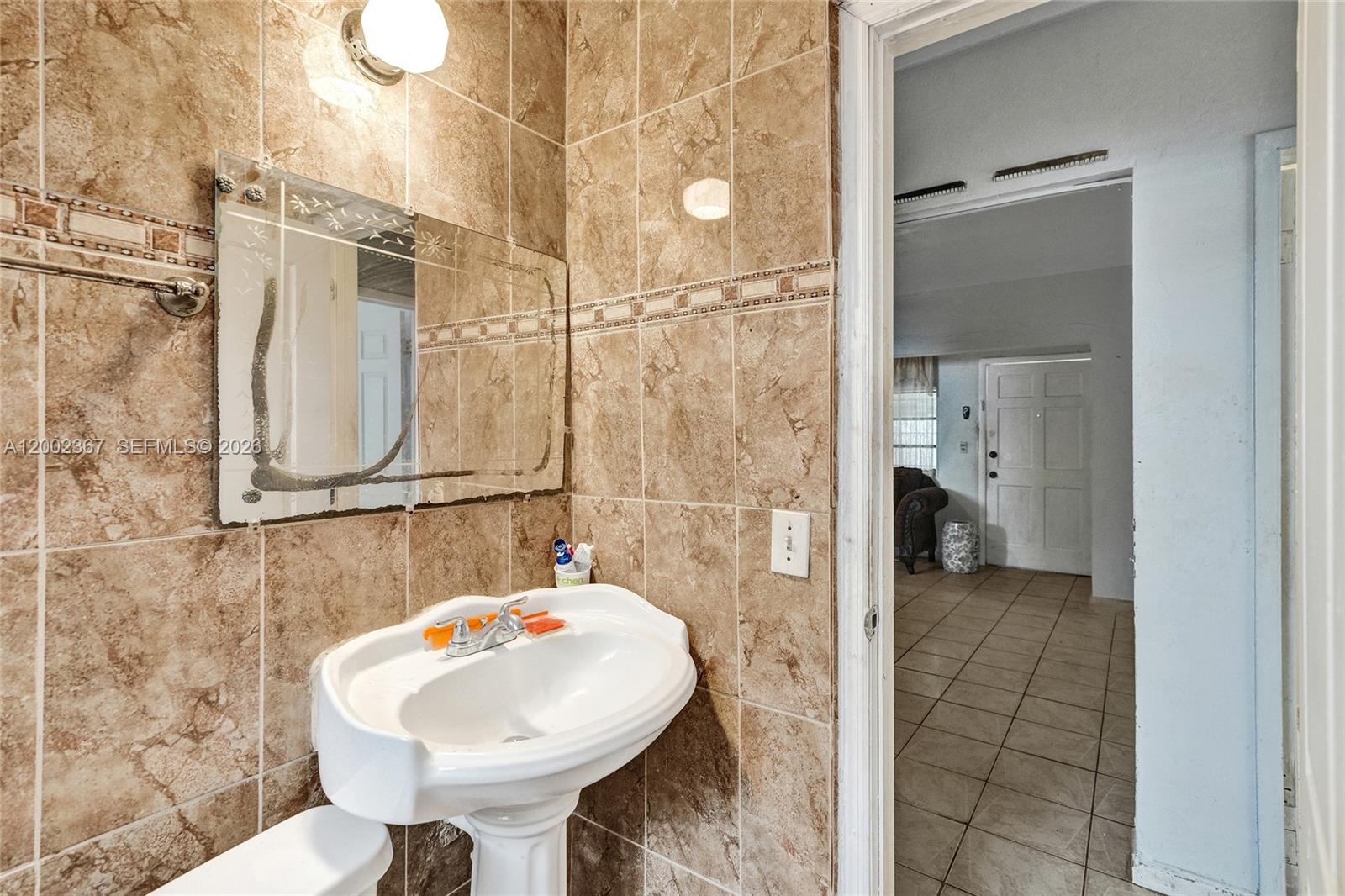 WEST BISCAYNE - Residential Income