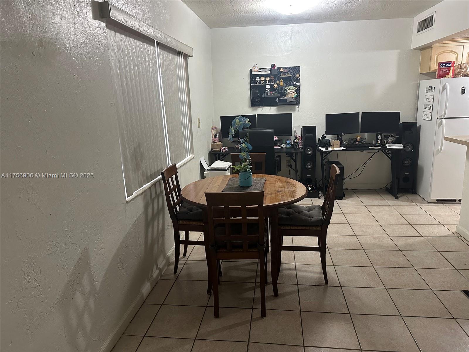 1280 W 54th St B310