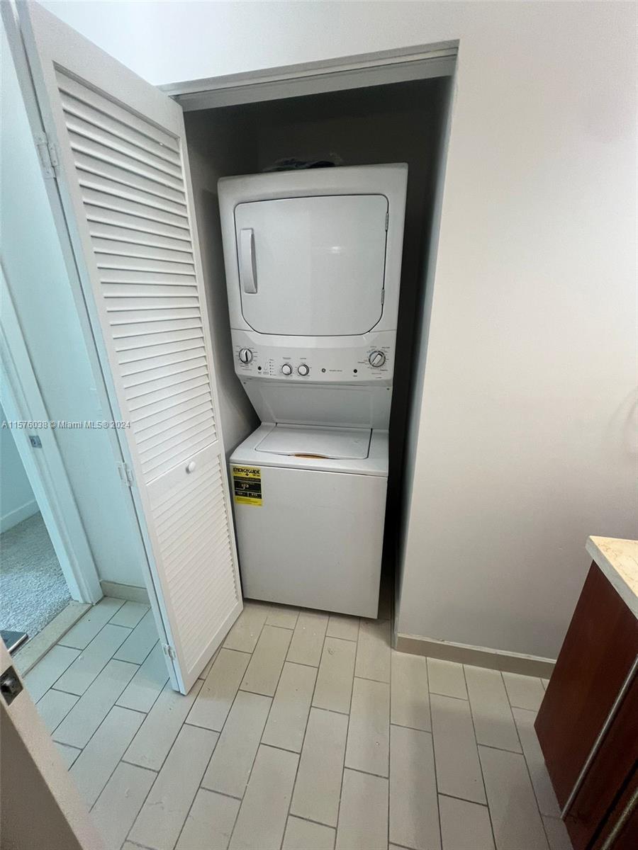 THE AXIS ON BRICKELL II C - Residential Lease