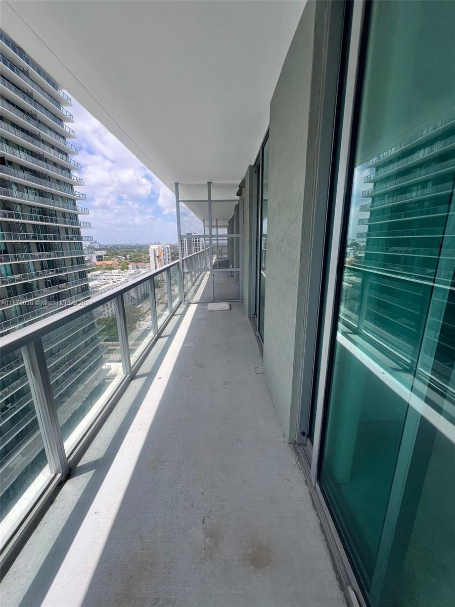 THE AXIS ON BRICKELL II C - Residential Lease