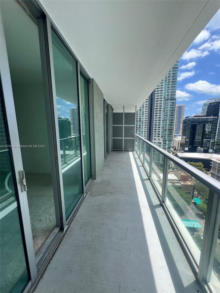 THE AXIS ON BRICKELL II C - Residential Lease
