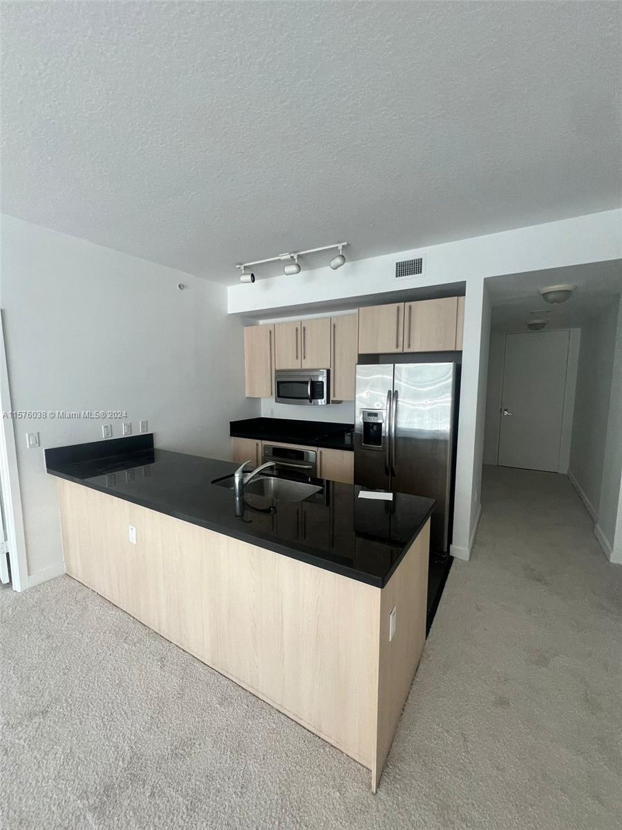 THE AXIS ON BRICKELL II C - Residential Lease