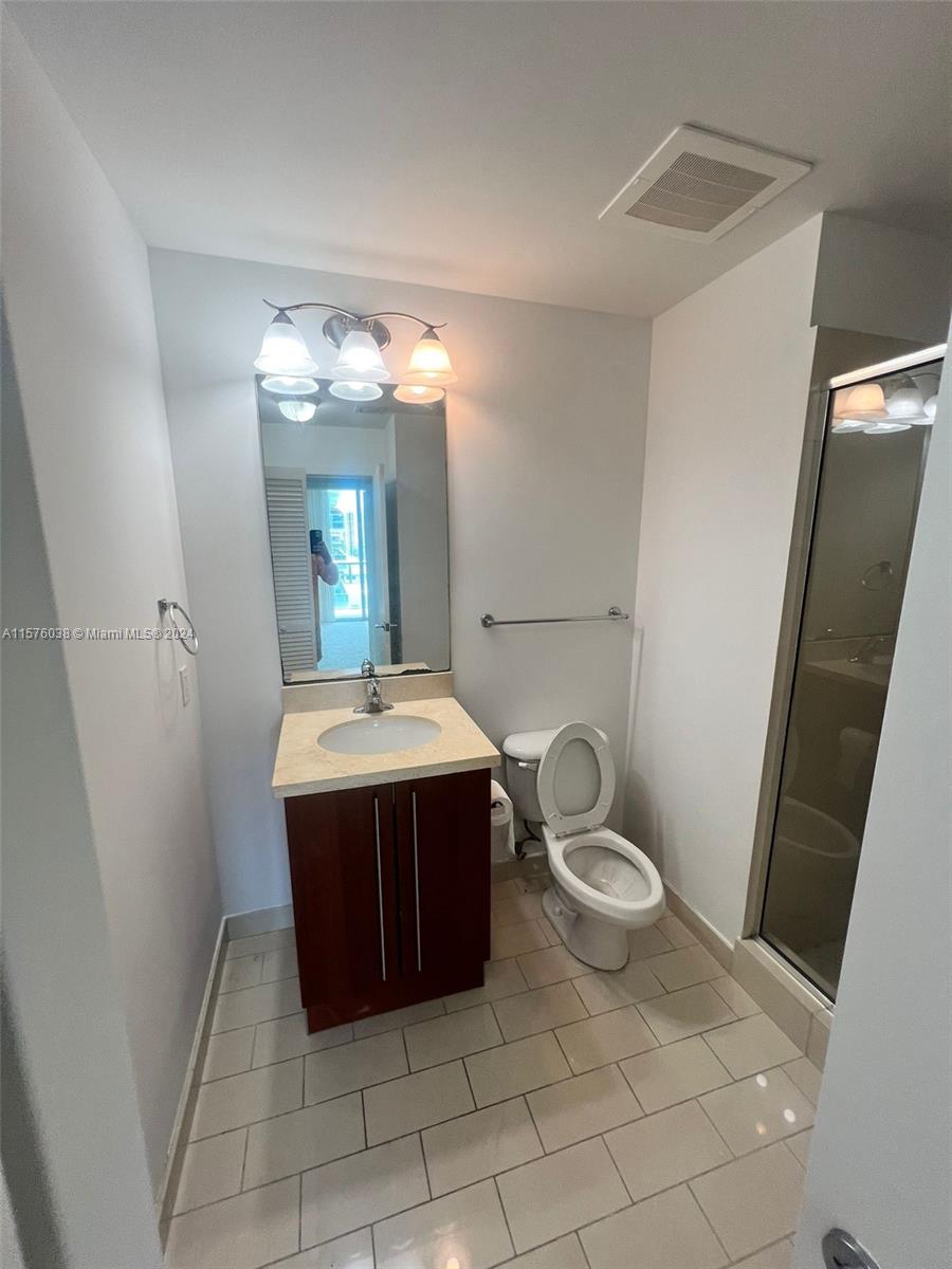 THE AXIS ON BRICKELL II C - Residential Lease