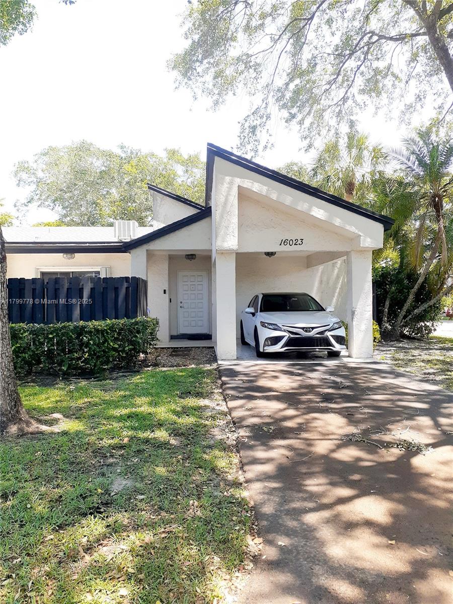 Property for Sale at 16023 S Fairway Ter 118, Weston, Broward County, Florida - Bedrooms: 2 
Bathrooms: 2  - $385,000
