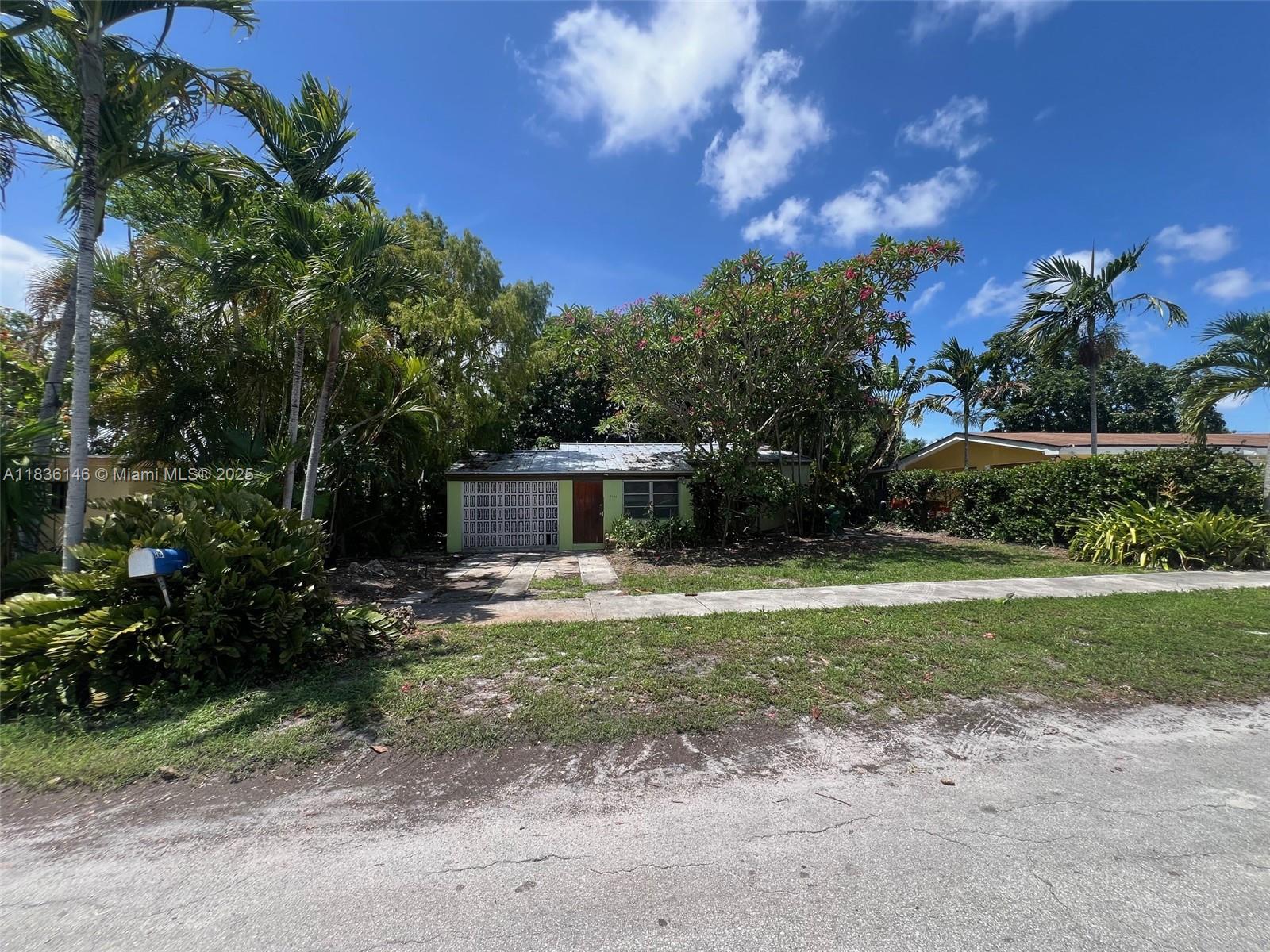Investment opportunity with good upside potential. The home FEATURES A NEWER METAL ROOF but needs a full renovation to everything else. Good bones that's easy to convert into a 4/2 with just under 1,500 sqft. on an 8k lot. Zoning is flexible, single family and duplex are allowed. No sight unseen offers, no assignable offers, cash only.