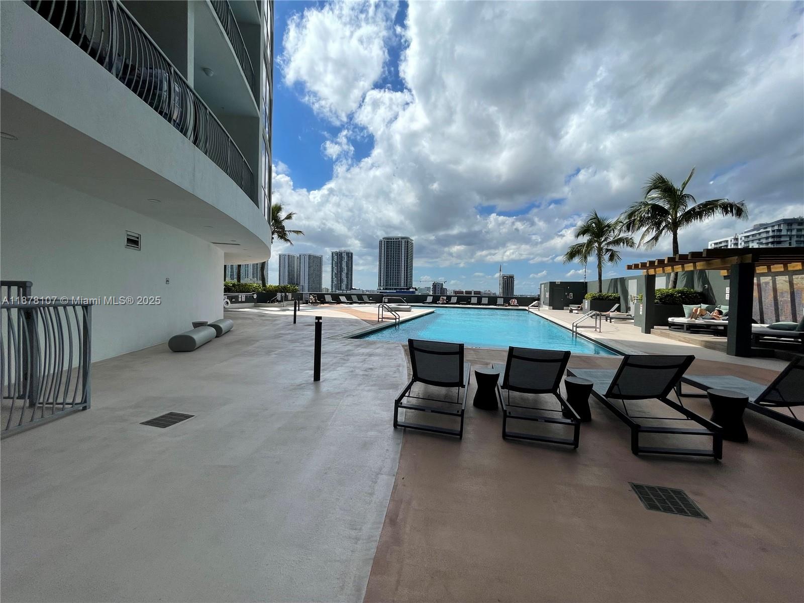 OPERA TOWER CONDO - Residential