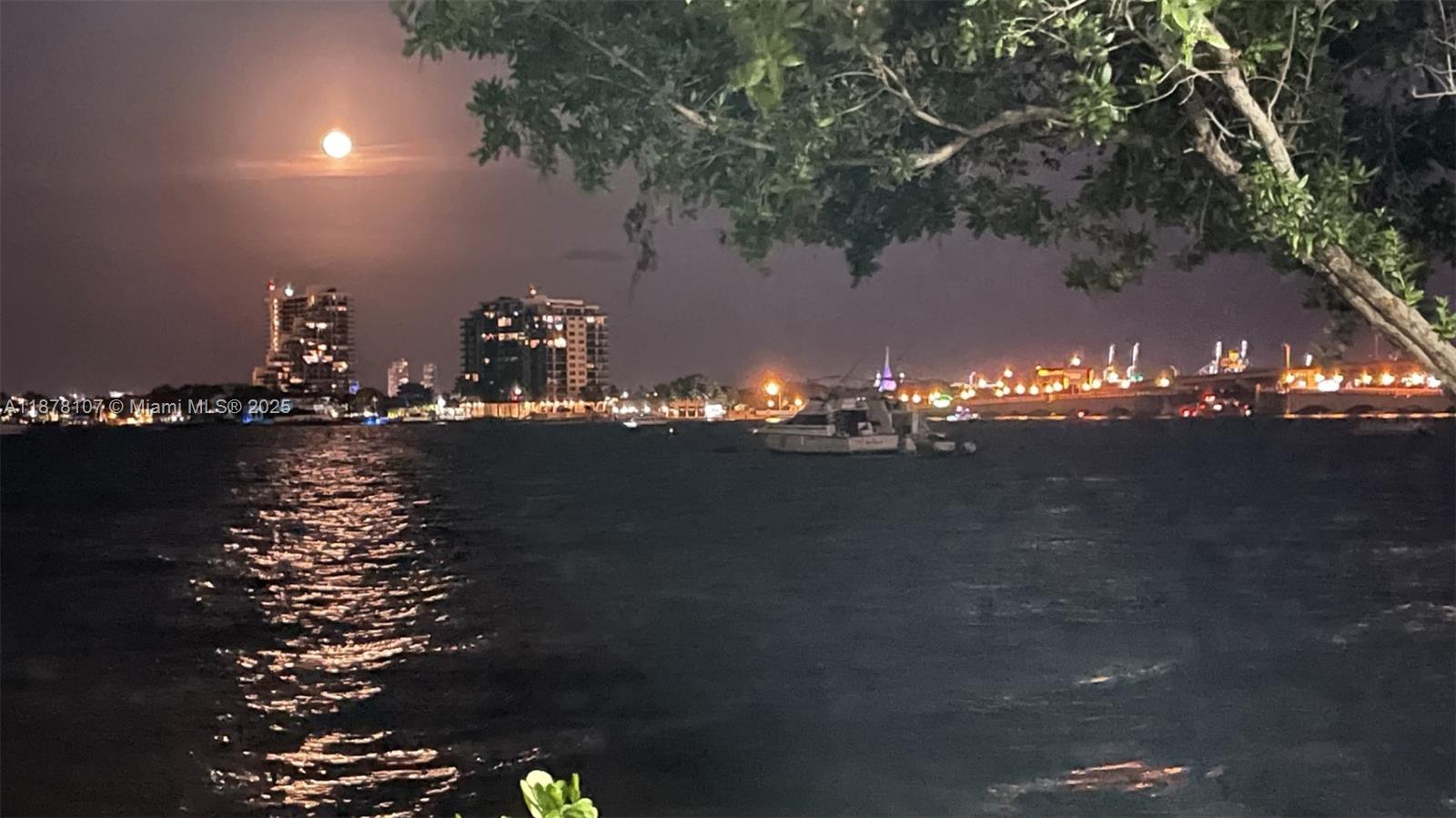 OPERA TOWER CONDO - Residential