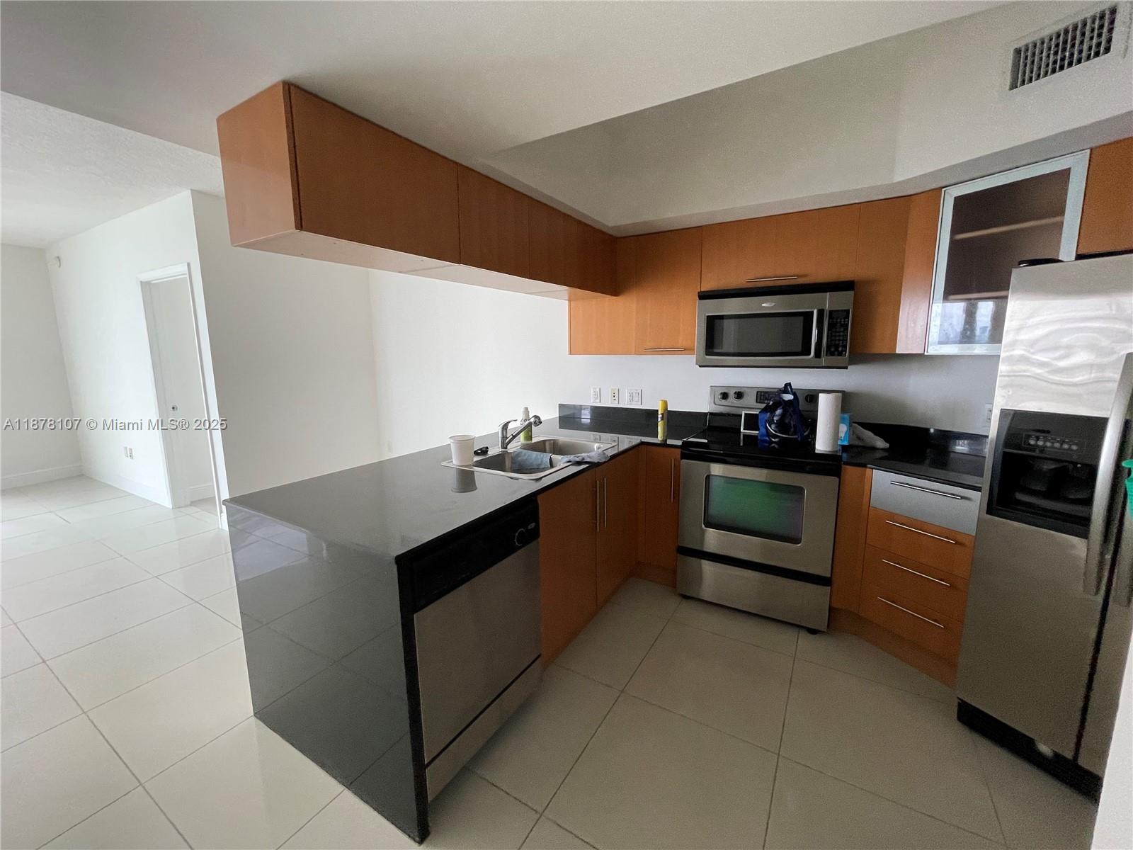 OPERA TOWER CONDO - Residential