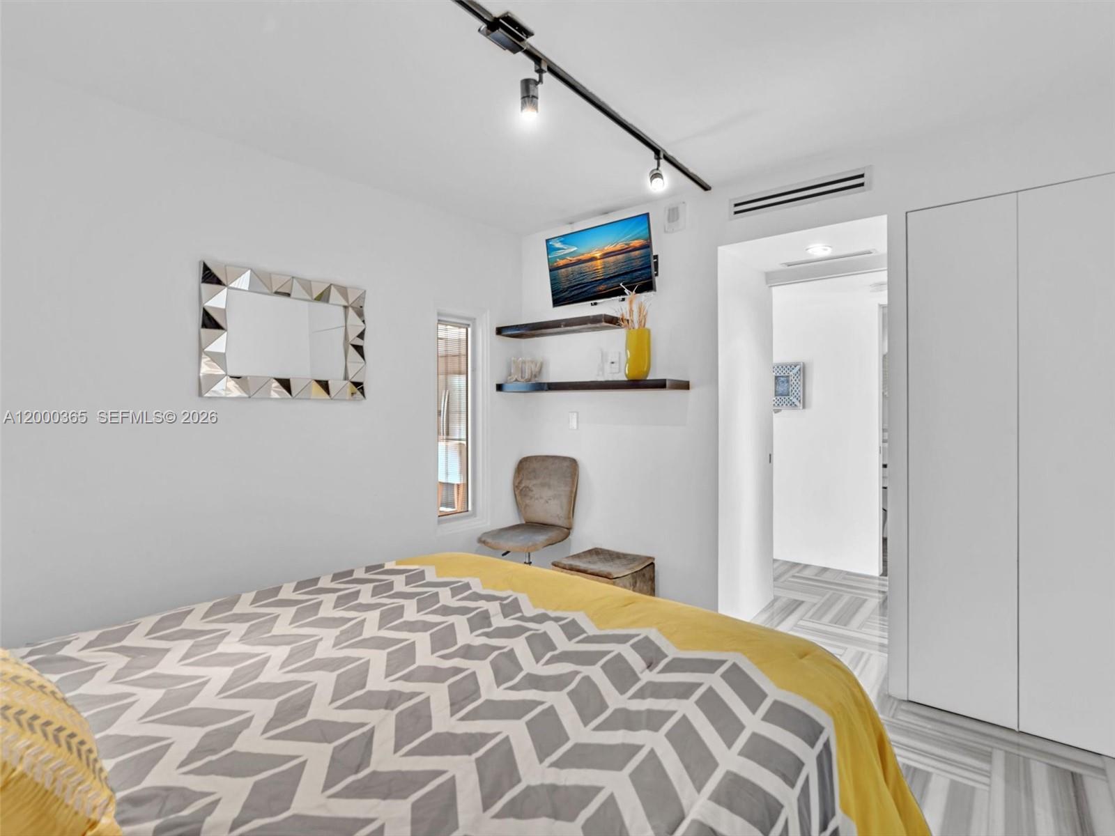 ALTON PARK CONDO - Residential