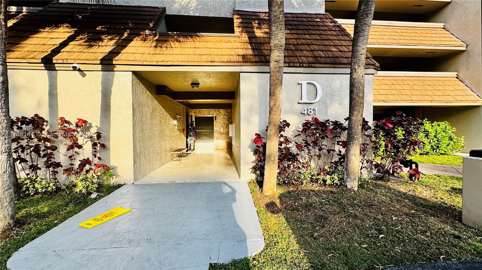 Property for Sale at 481 Ives Dairy Rd 301-4, Miami, Broward County, Florida - Bedrooms: 2 
Bathrooms: 2  - $269,900