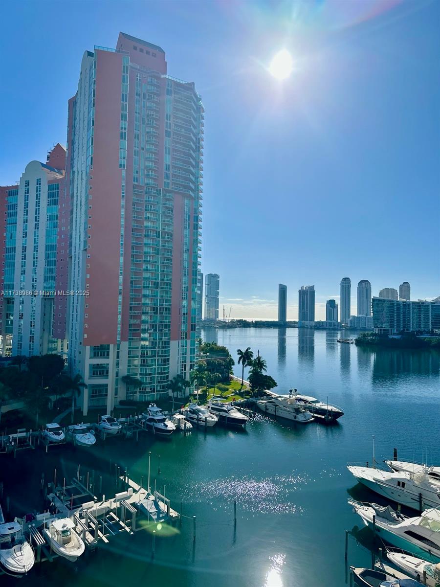 AVENTURA MARINA CONDO NUM - Residential