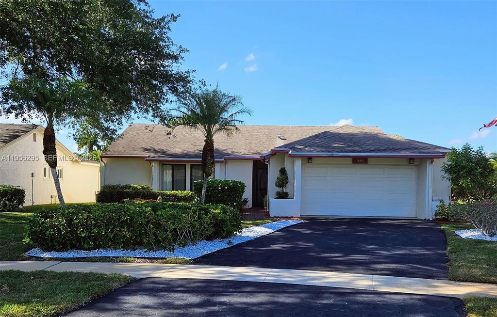 Photo of 10301 Greenbriar Ct, Boca Raton, FL 33498 (MLS # A11956295)