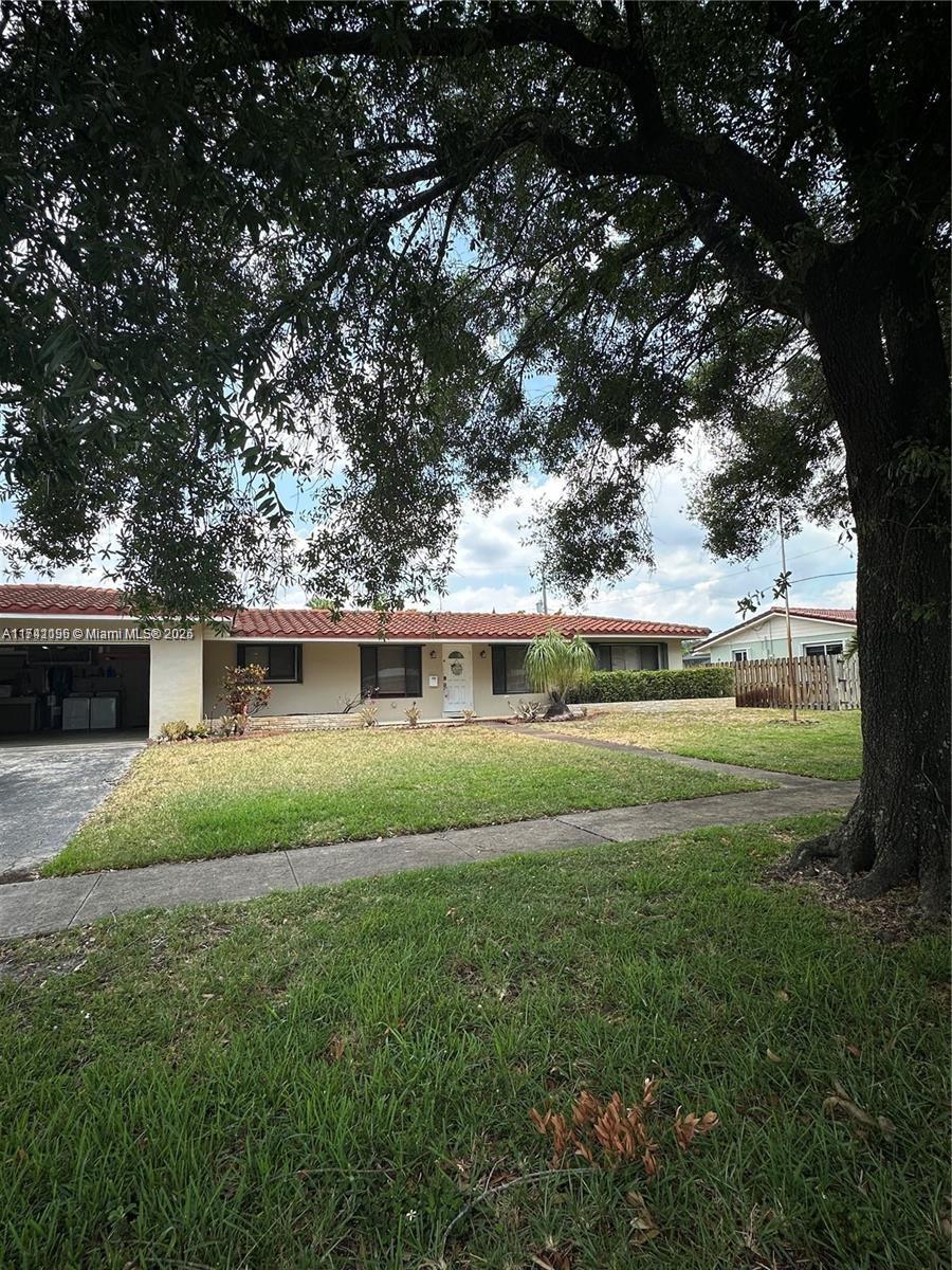 Rental Property at 5561 Sw 2nd Ct, Plantation, Miami-Dade County, Florida - Bedrooms: 3 
Bathrooms: 2  - $4,000 MO.