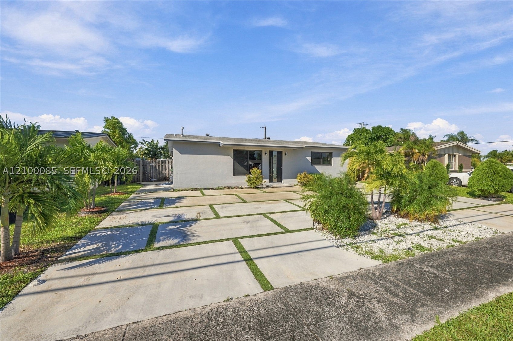 8921 NW 25th Ct