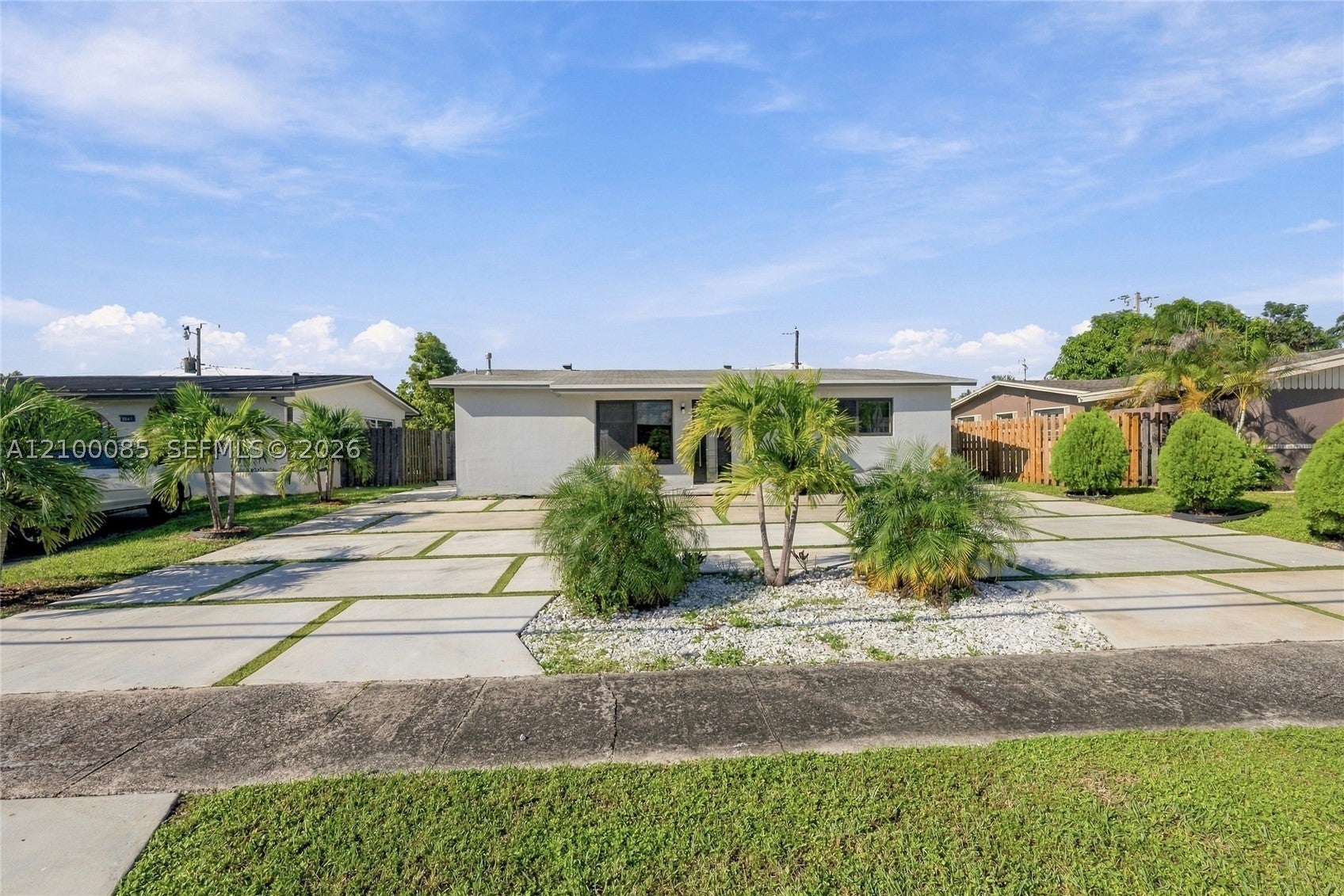 8921 NW 25th Ct