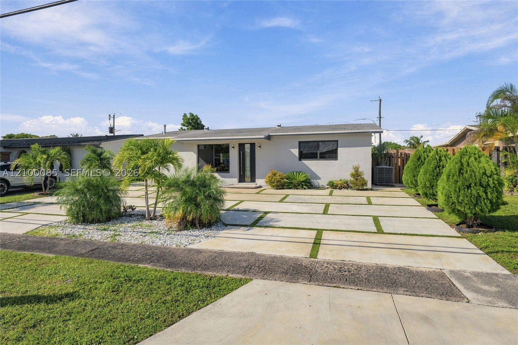 8921 NW 25th Ct
