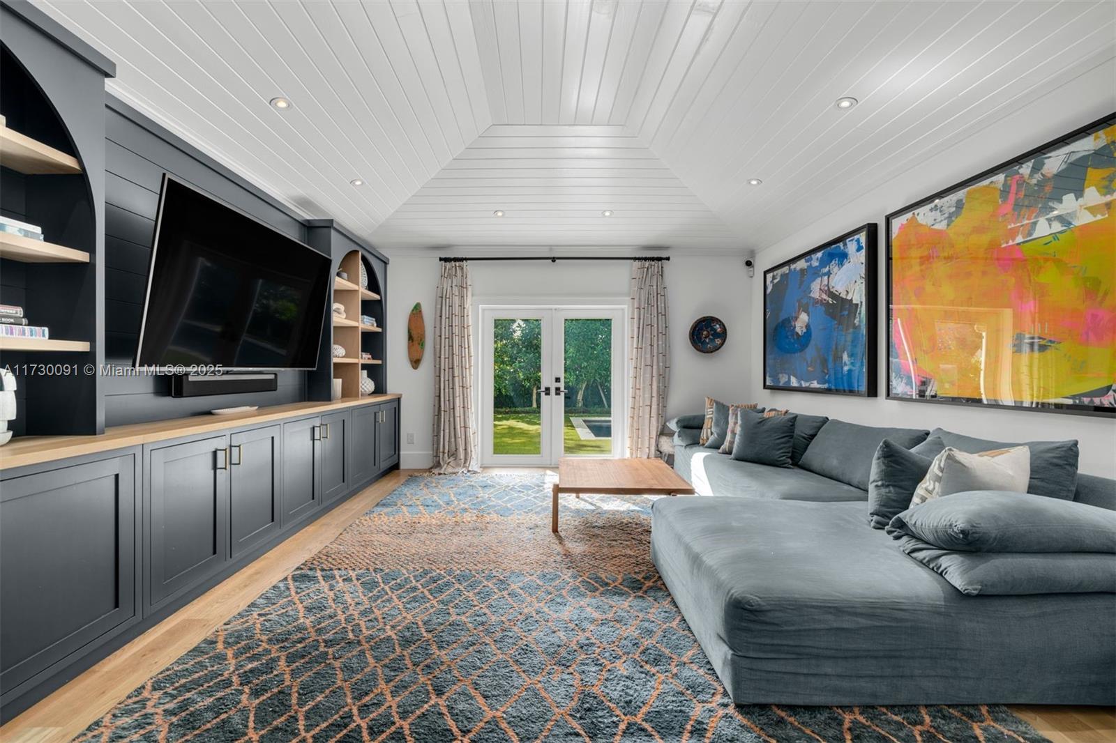 CORAL GABLES RIVIERA SEC - Residential