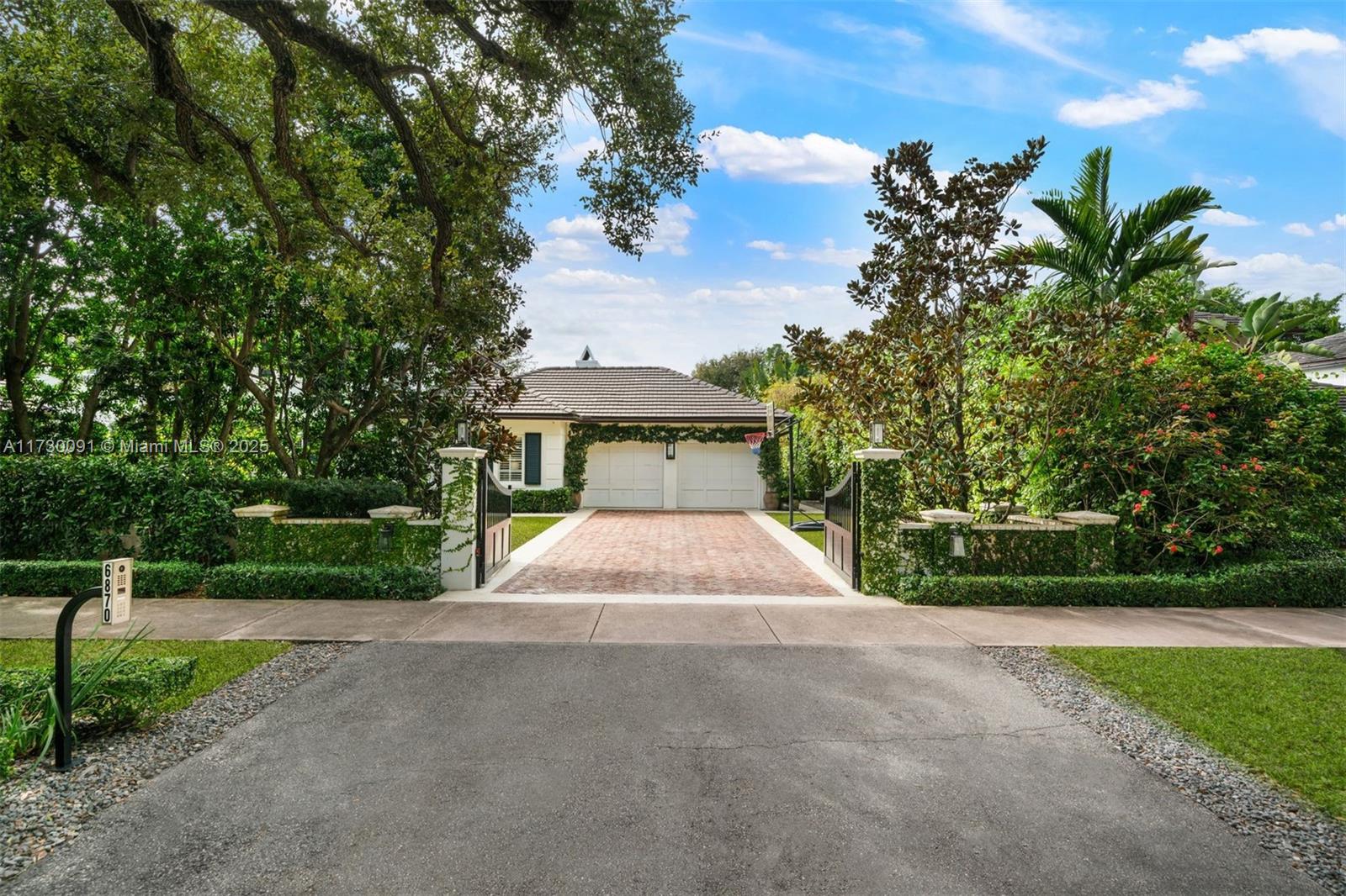 CORAL GABLES RIVIERA SEC - Residential