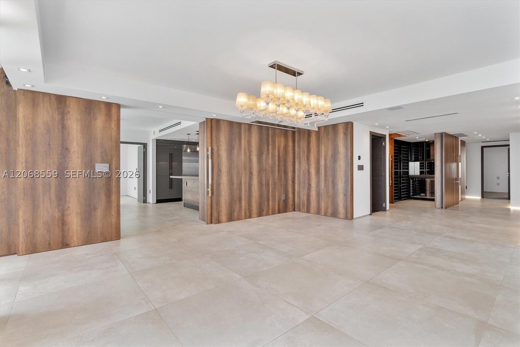 10155 Collins Ave 902