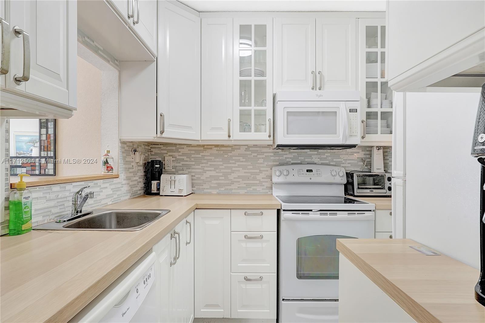 17050 Ne 14th Ave 315, North Miami Beach, Miami-Dade County, Florida - 2 Bedrooms  
1 Bathrooms - 