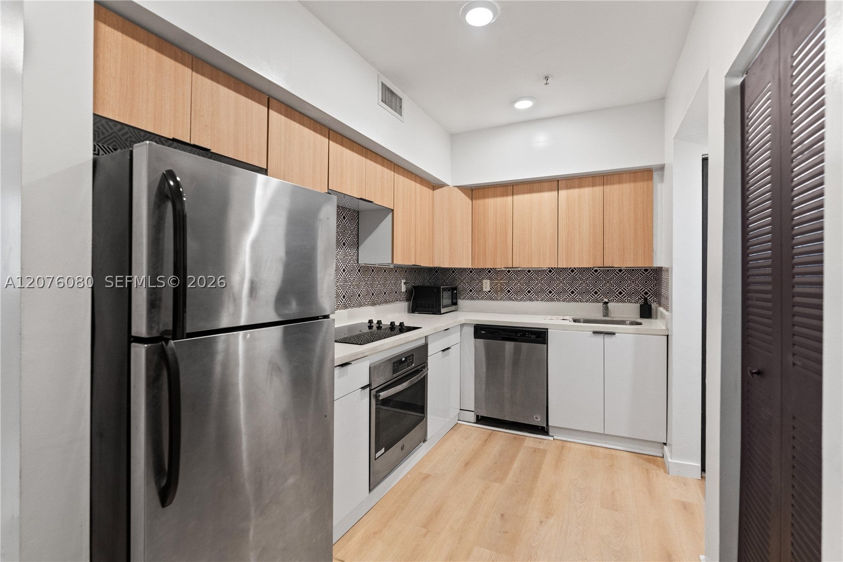 810 7th St 102