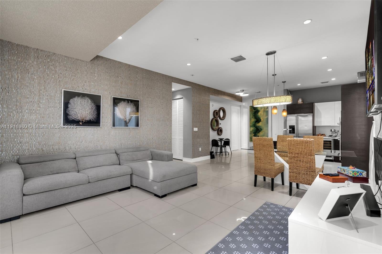 LANDMARK AT DORAL CONDO - Residential