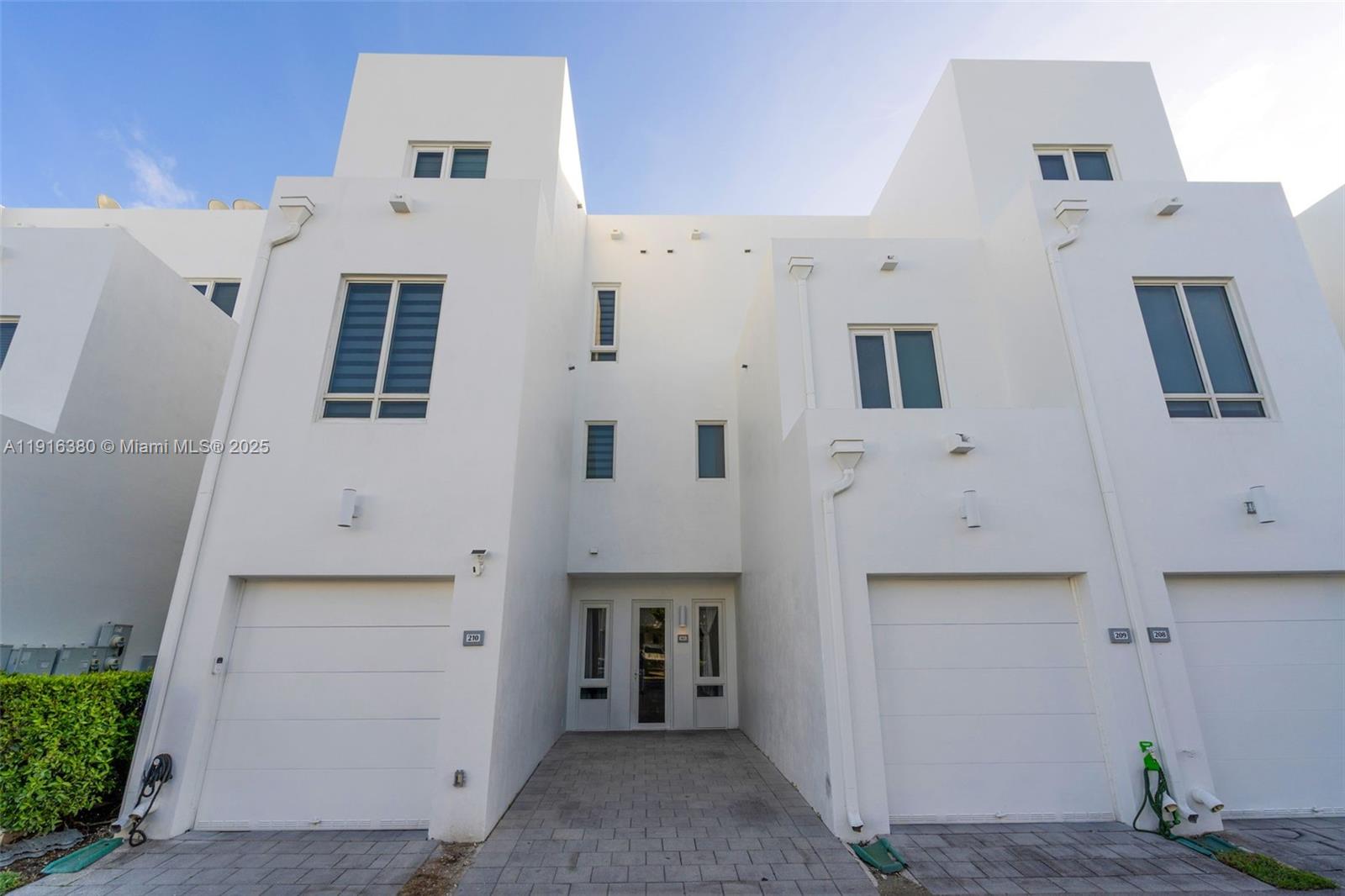 LANDMARK AT DORAL CONDO - Residential