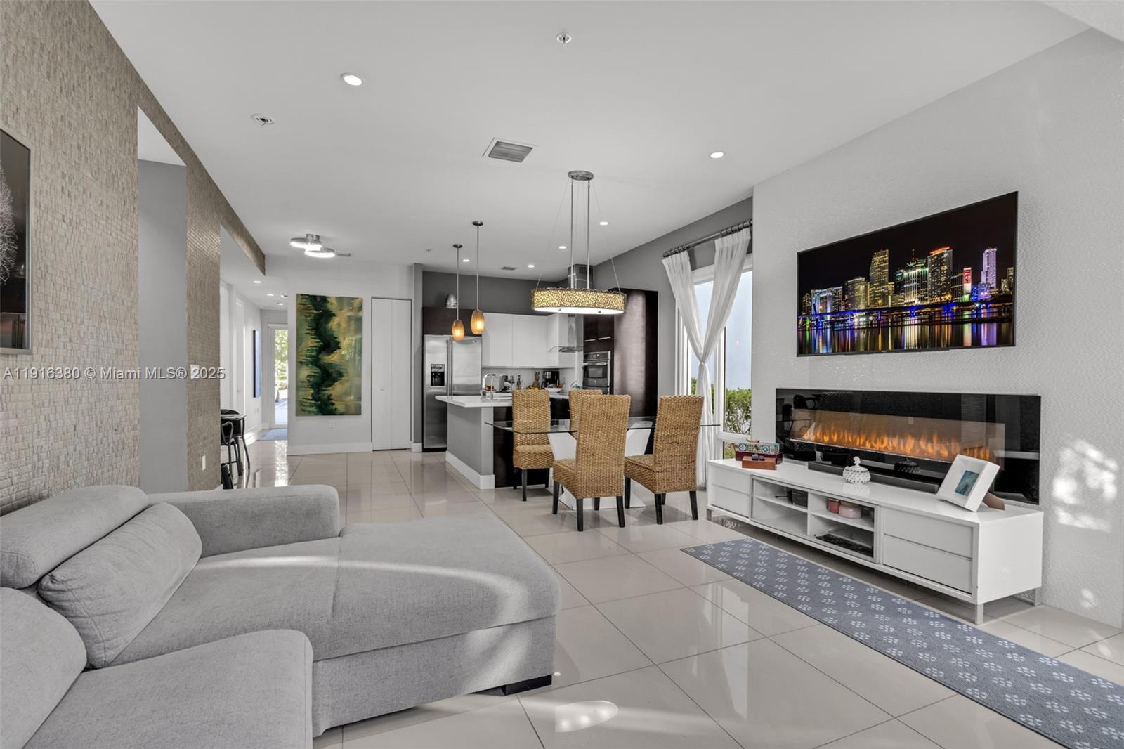 LANDMARK AT DORAL CONDO - Residential