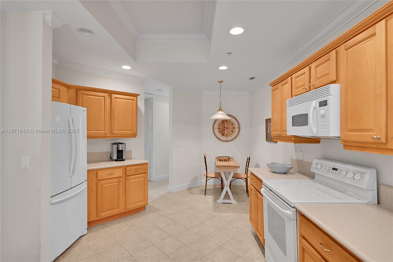 WINDWARD CAY - Residential