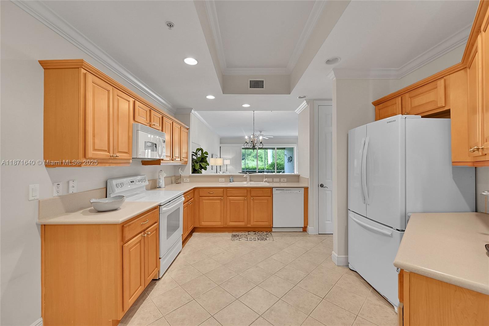 WINDWARD CAY - Residential