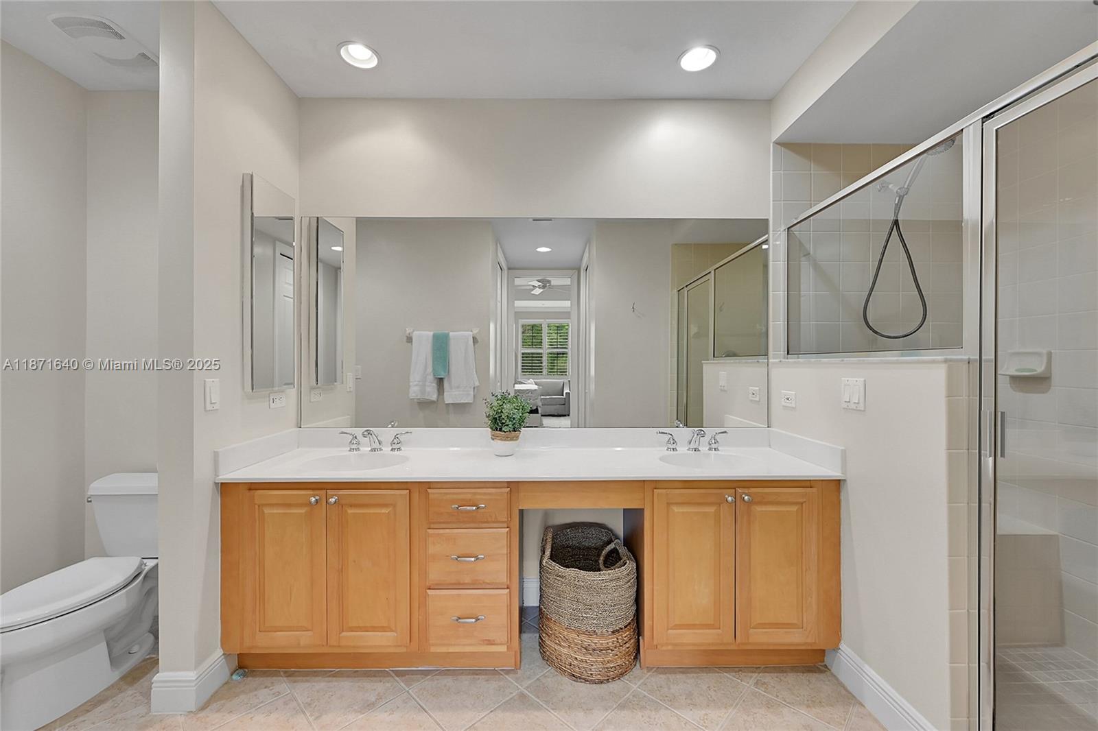 WINDWARD CAY - Residential