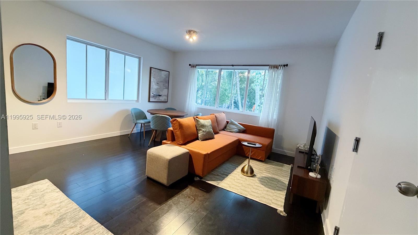 551 Michigan Ave 221