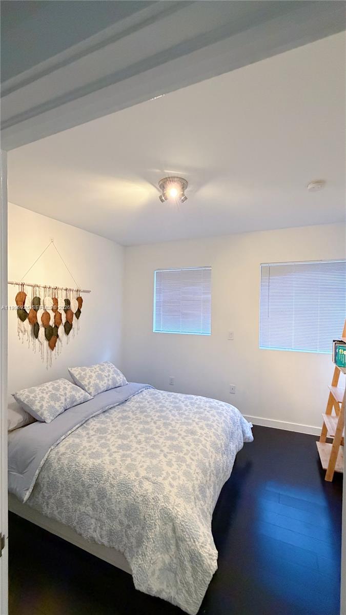 551/557 MICHIGAN CONDO - Residential Lease