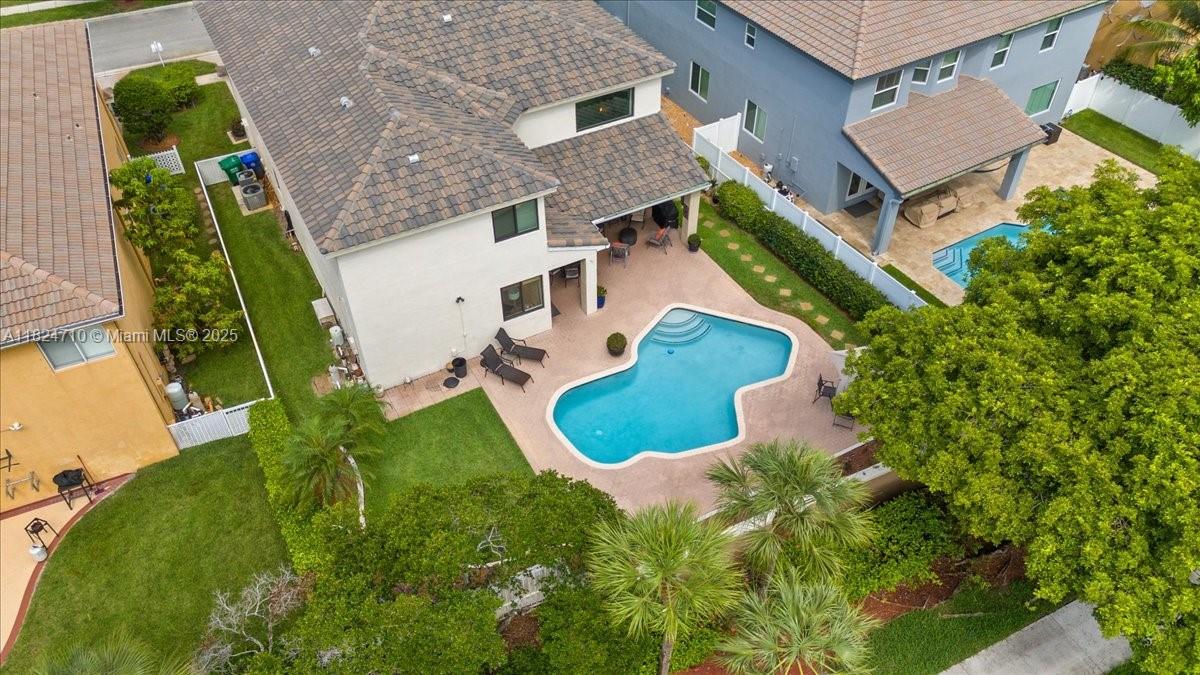 HEFTLER HOMES AT PEMBROKE - Residential