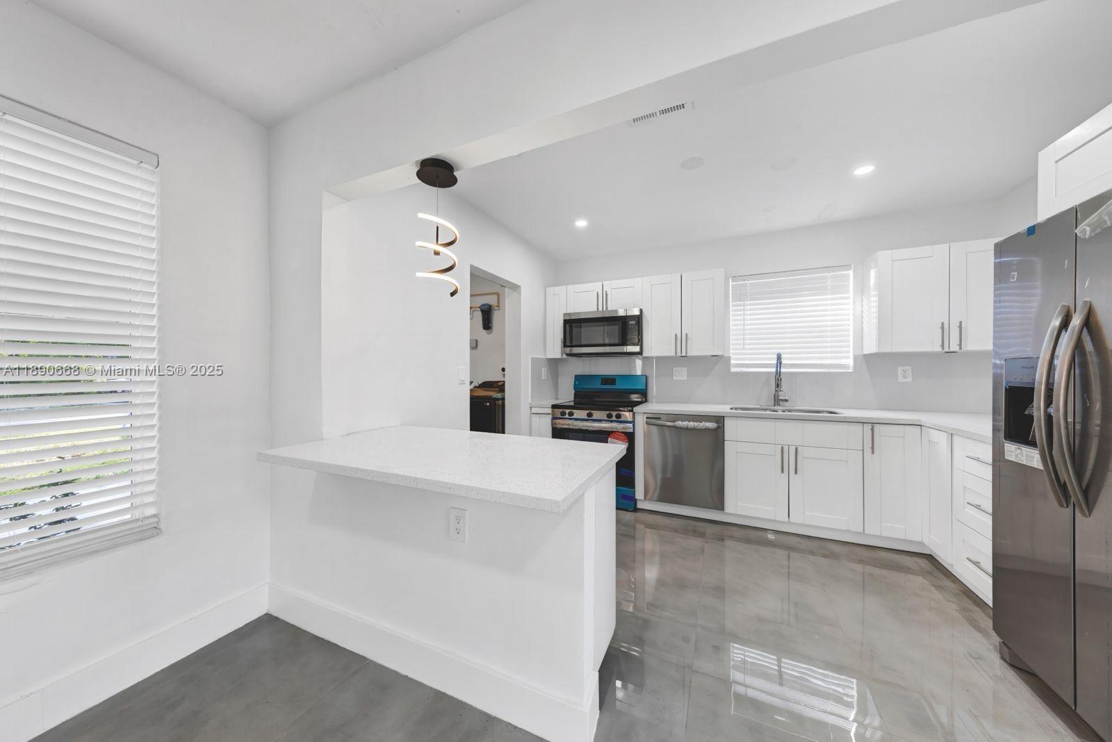DRIFTWOOD ESTATES NO 2 - Residential Lease