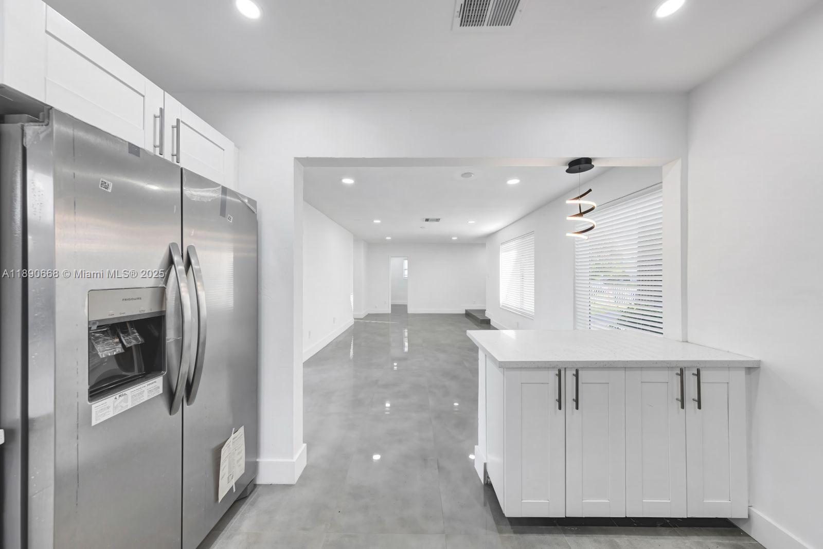 DRIFTWOOD ESTATES NO 2 - Residential Lease