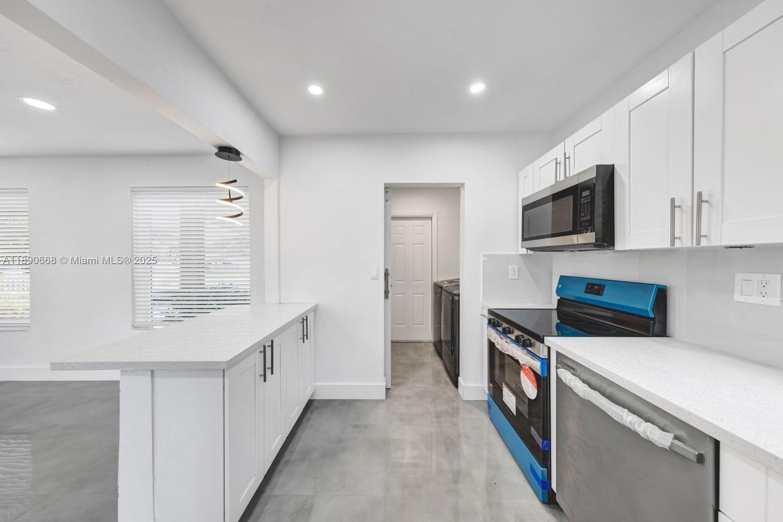 DRIFTWOOD ESTATES NO 2 - Residential Lease