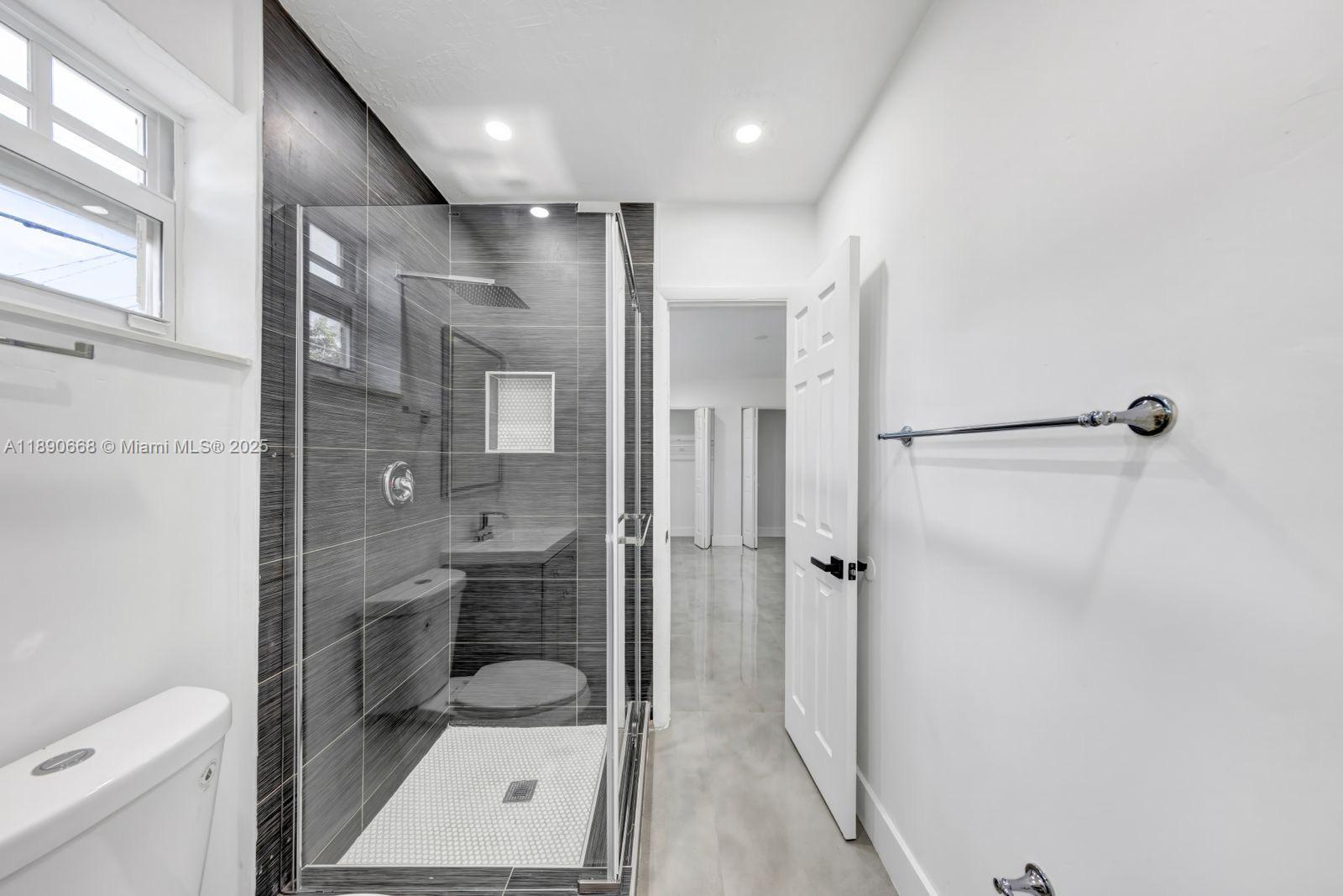 DRIFTWOOD ESTATES NO 2 - Residential Lease
