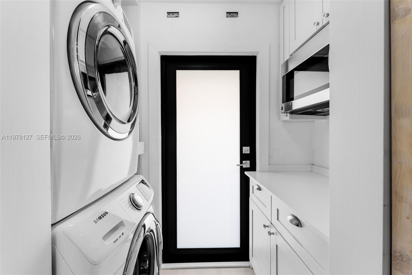 6901 Edgewater Dr 315