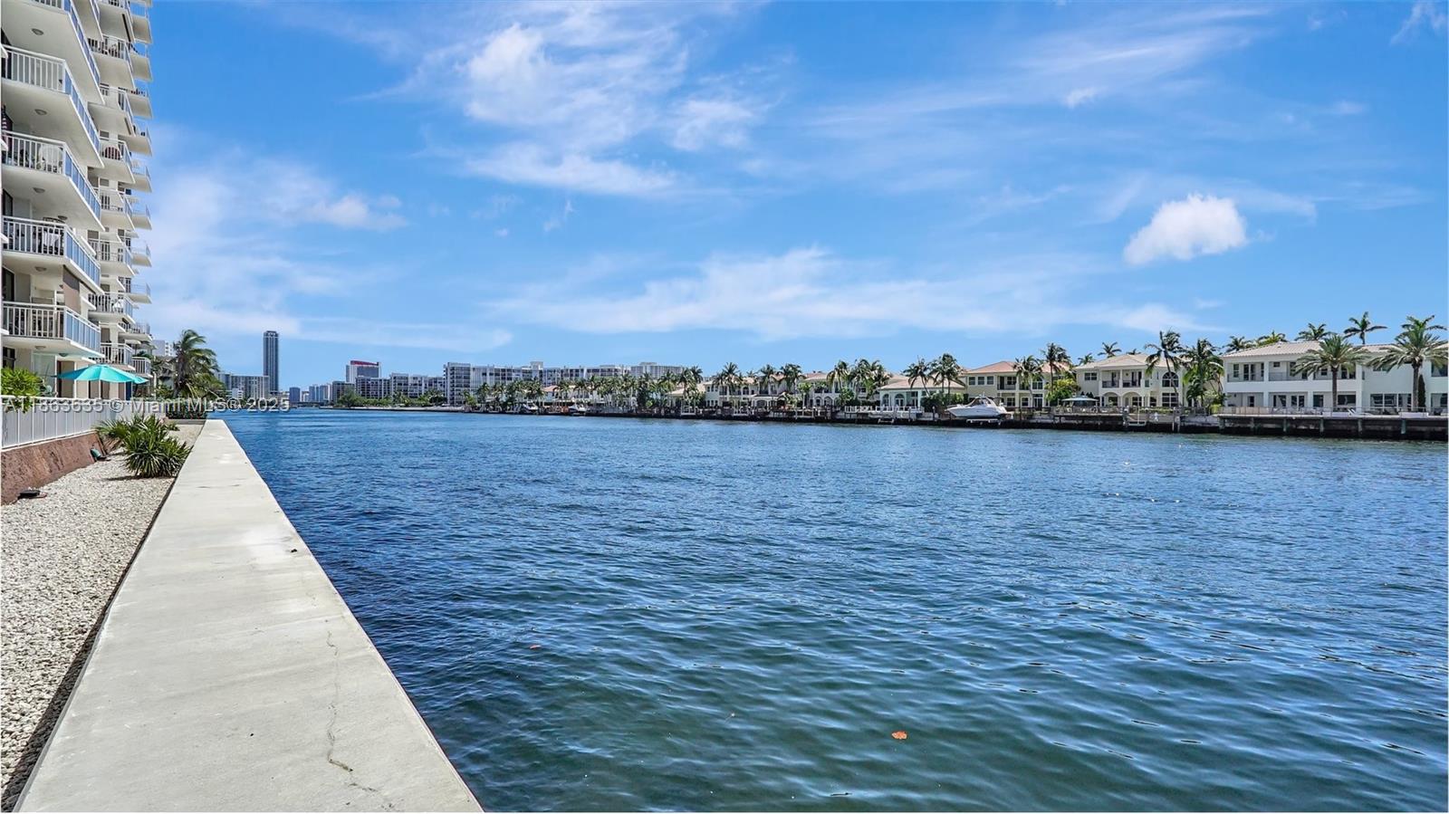 ALLINGTON TOWERS NORTH - Residential