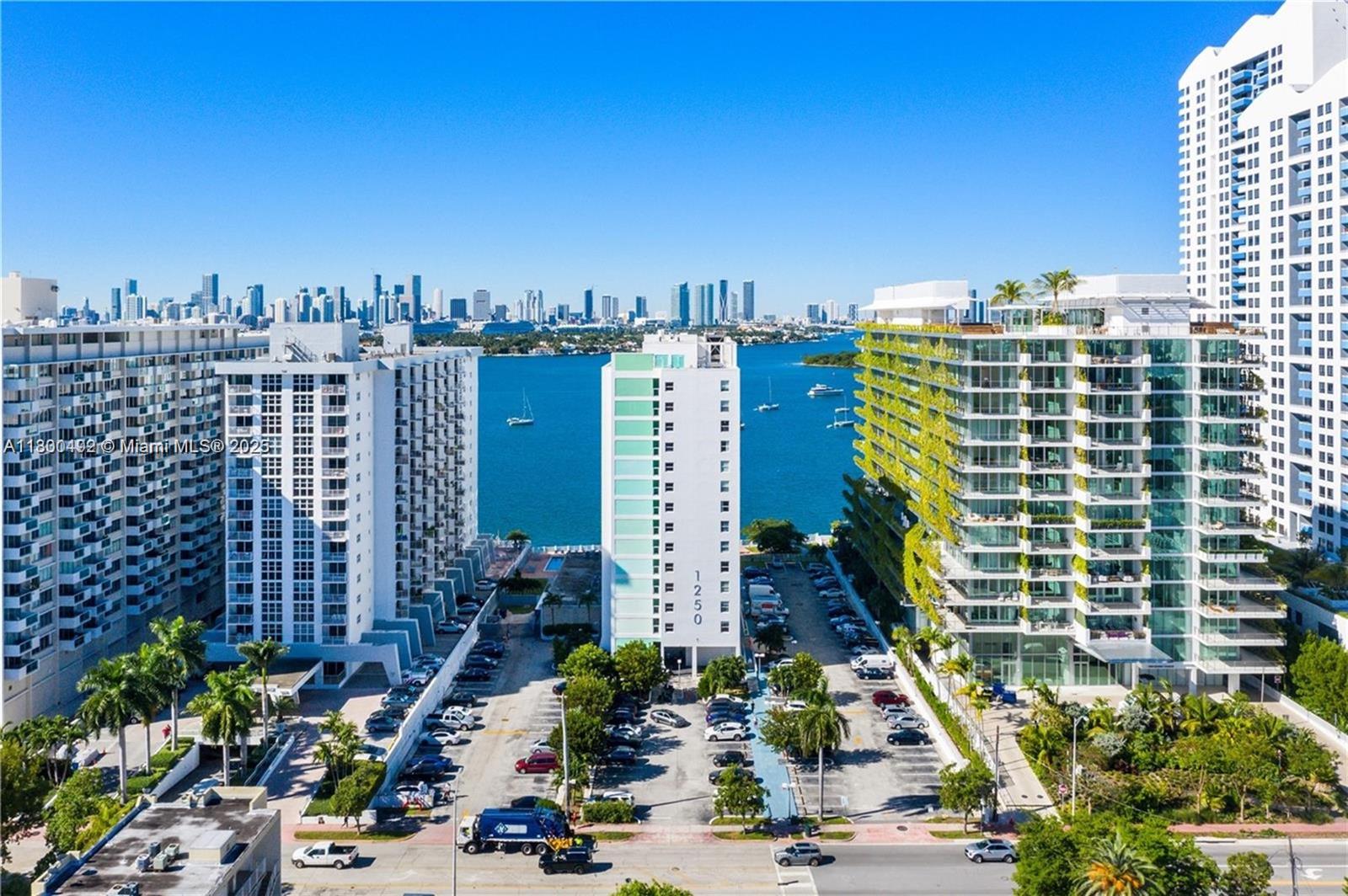 1250 West Ave 10F, Miami Beach, Miami-Dade County, Florida - 1 Bedrooms  
1 Bathrooms - 