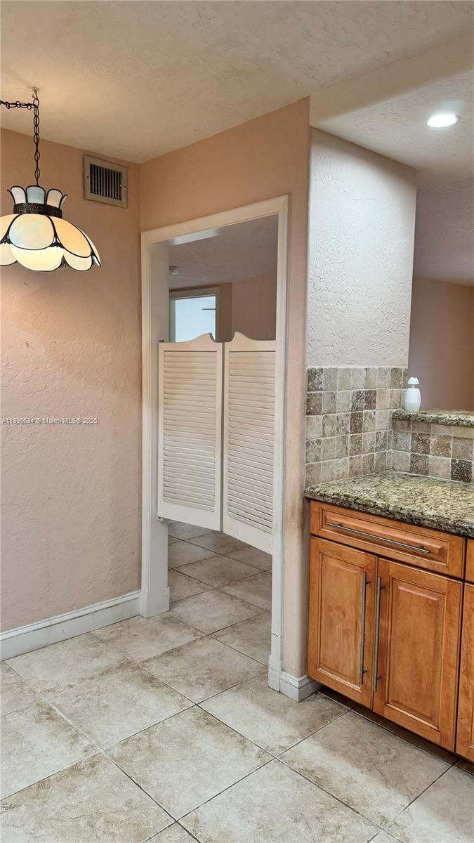 CASTLE APARTMENTS 16 COND - Residential Lease