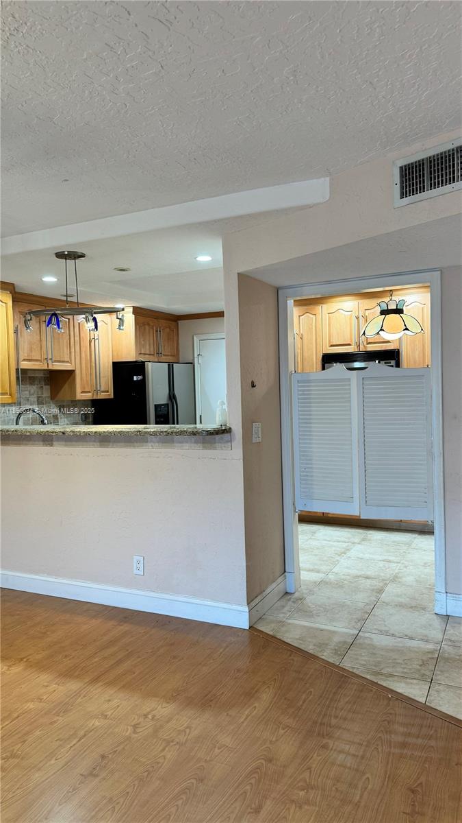 CASTLE APARTMENTS 16 COND - Residential Lease