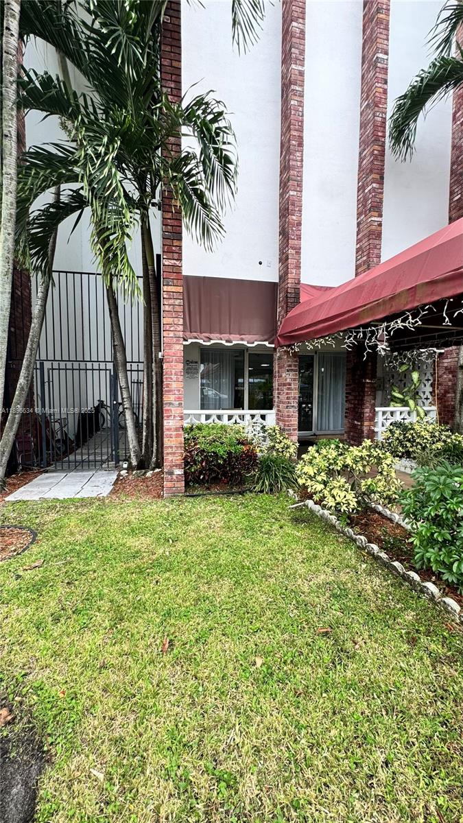 CASTLE APARTMENTS 16 COND - Residential Lease