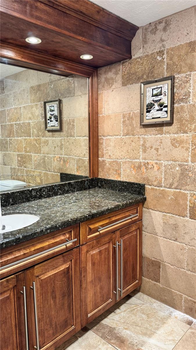 CASTLE APARTMENTS 16 COND - Residential Lease